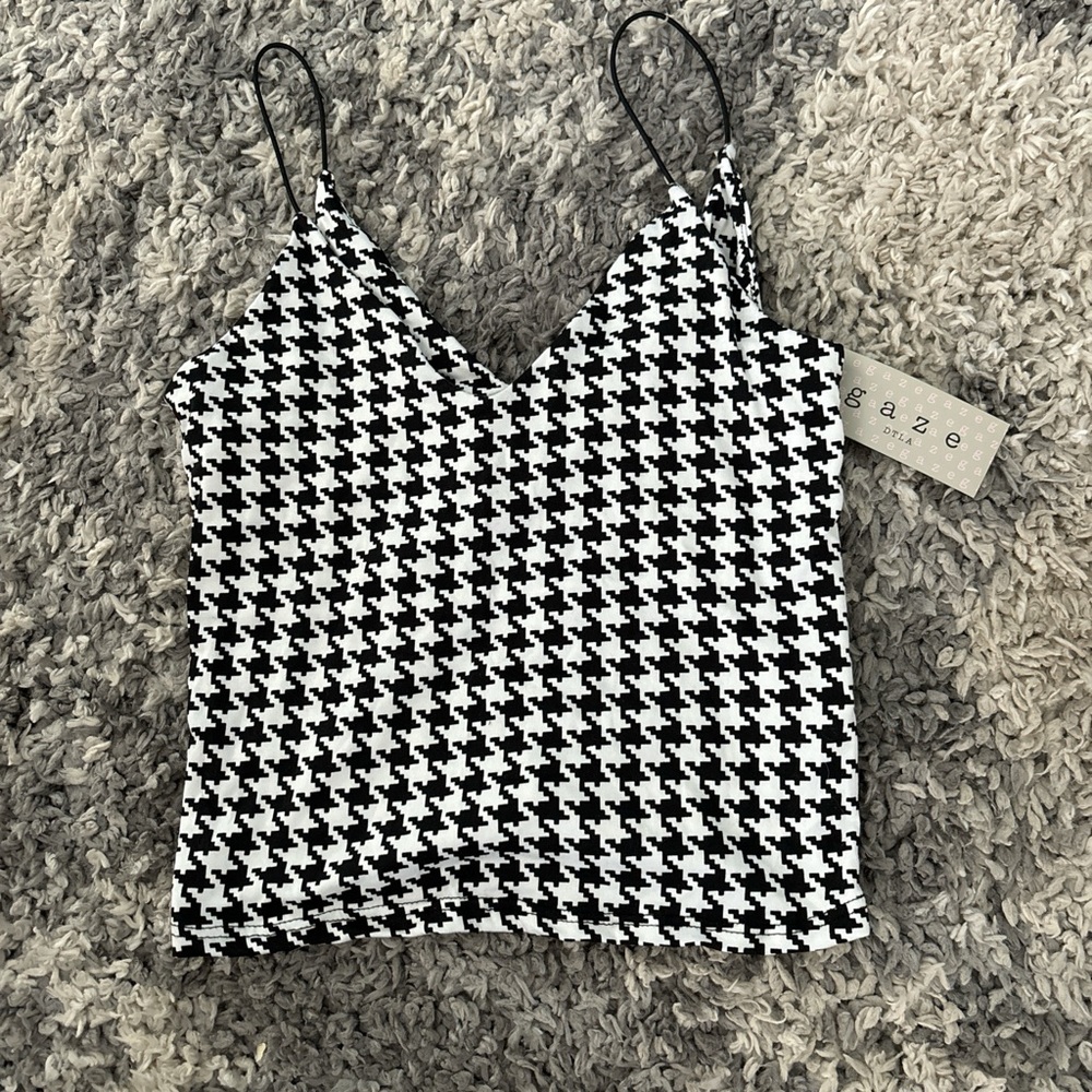 Spaghetti strap black-and-white tank top